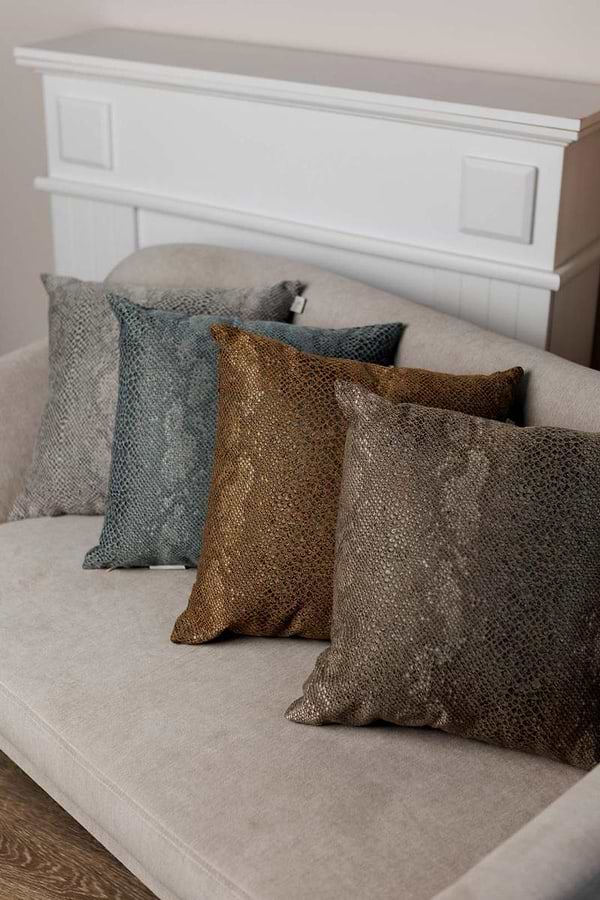 Фото - Подушка декоративна Прованс PYTHON бірюзова 45х45 см (043152)