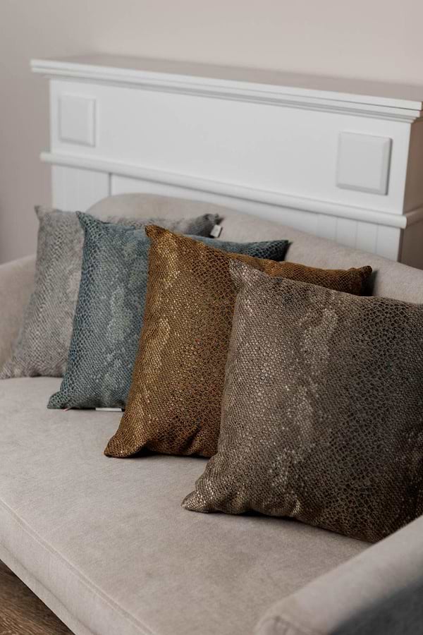 Фото - Подушка декоративна Прованс PYTHON коричнева 45х45 см (043158)