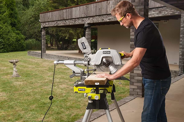 Фото - Пила торцевая Ryobi EMS305RG
