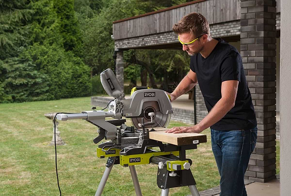 Фото - Пила торцевая Ryobi EMS305RG