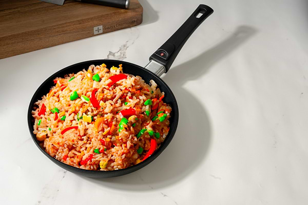 Фото - Сковорода универсальная со съемной ручкой Swiss Diamond Induction 24 см (XD6424iD)