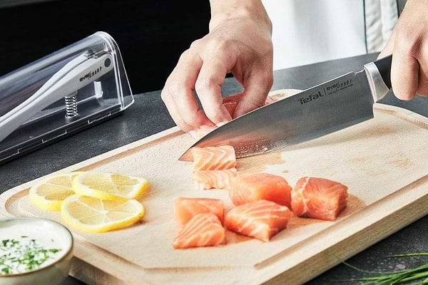 Фото - Нож кухонный Tefal Eversharp 16.5 см с чехлом-точилкой (K2569004)