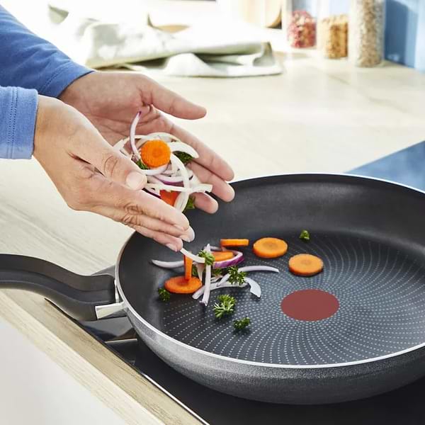 Фото - Сковорода універсальна Tefal H0560642_SET So'Light 28 см з кришкою