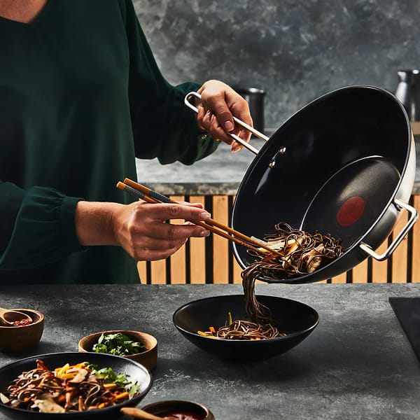 Фото - Сковорода ВОК Tefal H8711955 Nordica 28 см