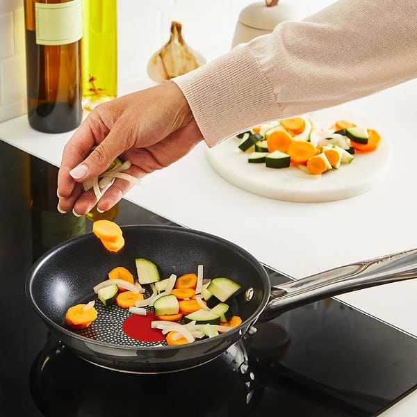 Фото - Сковорода універсальна Tefal H8730155 Minis 18 см