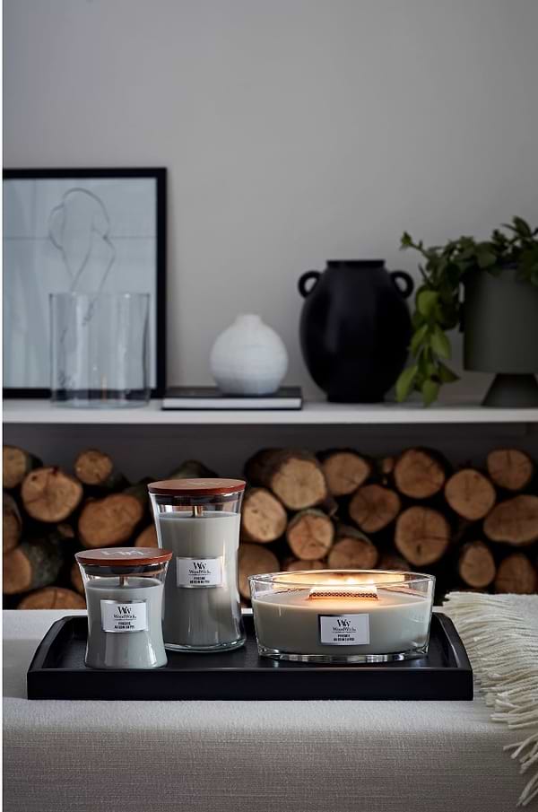 Фото - Свічка скло Woodwick Medium Fireside (Камін) 275г (92106E)