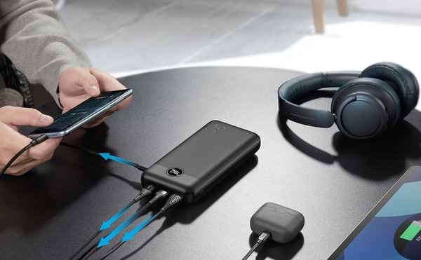 Фото - Батарея мобільна YENKEE YPB 3018 - 30000 mAh PD20W Black (35057019)