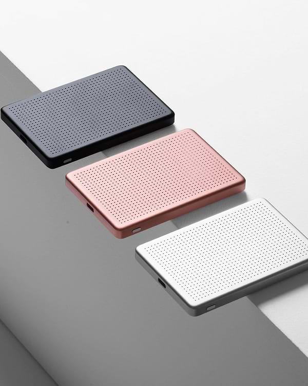 Фото - Батарея мобильная Native Union Active Magnetic 5 000mAh Black (ACTPB-5KMS-BLK)