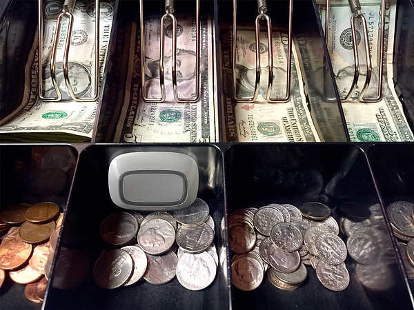 Фото - Пульт для управління приладами Ajax Button чорна (000014728)