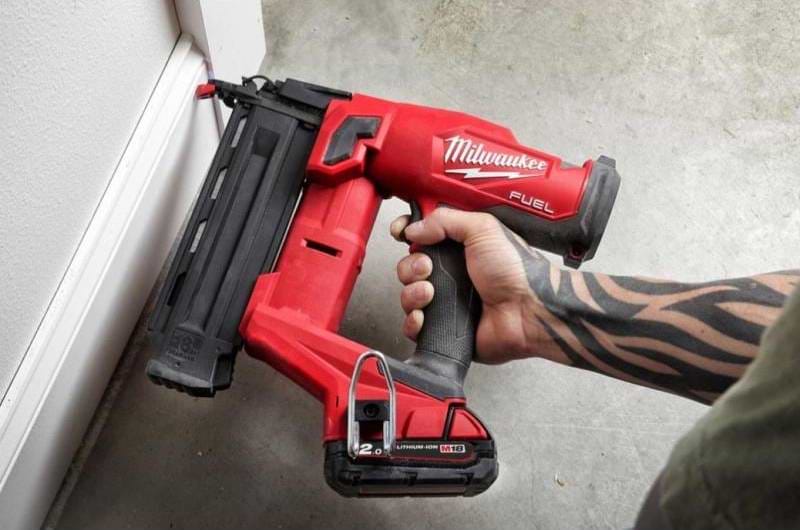 Фото - Цвяхозабивач Milwaukee M18 FN18GS-0X (4933471409)