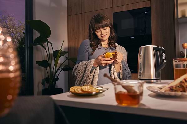 Фото - Электрический чайник Amica KM 5011