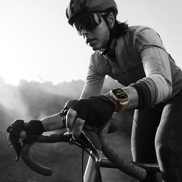 Фото - Смарт-годинник Apple Watch Ultra 2 GPS 49mm Titanium Case with Olive Alpine Loop - Medium