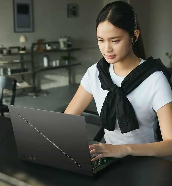 Фото - Ноутбук ігровий Asus ROG Zephyrus G14 GU405AW-SY049W Silver