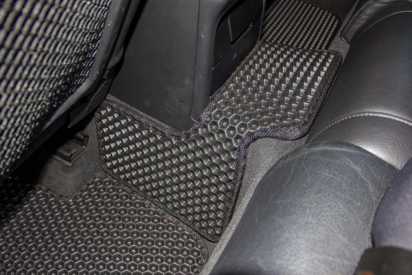 Фото - EVA килимки в салон авто EVAtech для A4 (B8) Audi 2008-2011 4 покоління Combi EU (AU32958CB5TL4RBB)
