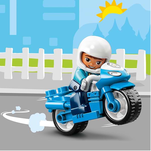 Фото - Конструктор LEGO DUPLO Town Полицейский мотоцикл (10967)