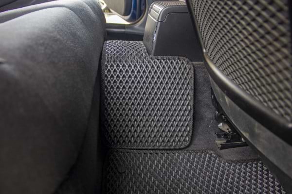 Фото - EVA килимки в салон авто EVAtech для 3 Series (E46) RWD Restyling (with armrest) BMW 2001-2006 4 покоління Sedan EUBM11465C5RBB