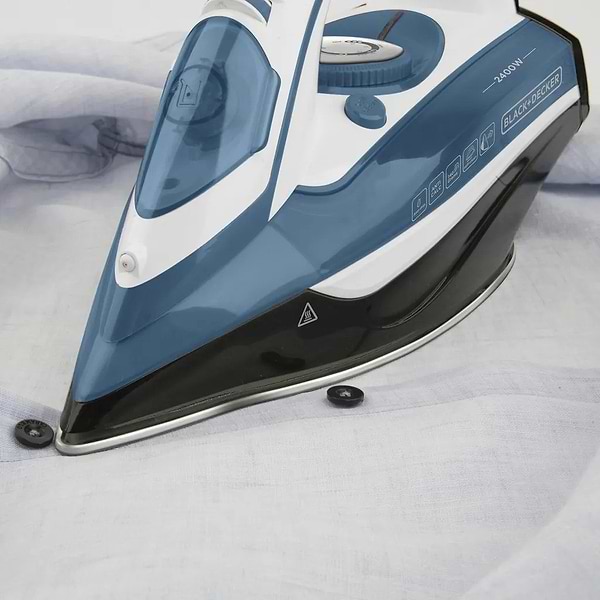 Фото - Утюг Black&Decker BXIR2402
