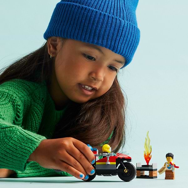 Фото - Уценка - Конструктор LEGO City Пожарный спасательный мотоцикл (60410)