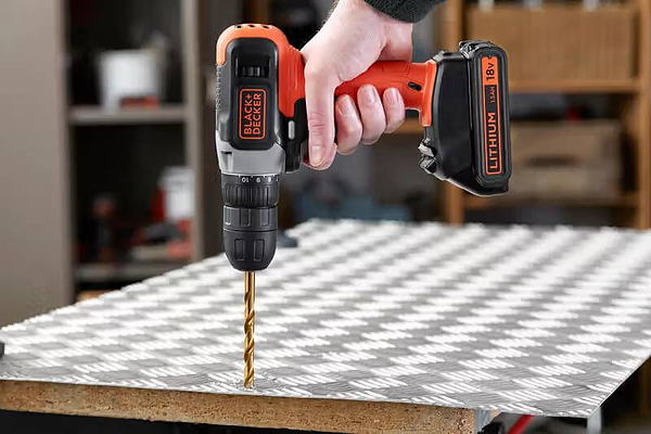 Фото - Дрель-шуруповерт Black&Decker BCD001C1