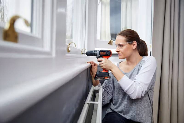 Фото - Дрель-шуруповерт Black&Decker BCD001C1