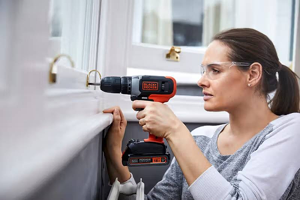 Фото - Дрель-шуруповерт Black&Decker BCD001C1