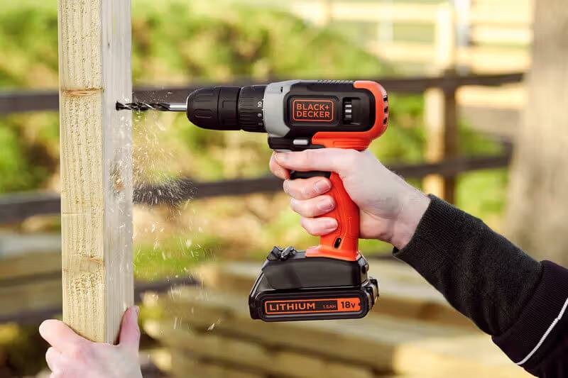 Фото - Дрель-шуруповерт Black&Decker BCD001C1