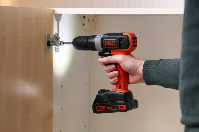 Фото - Дрель-шуруповерт Black&Decker BCD001C1