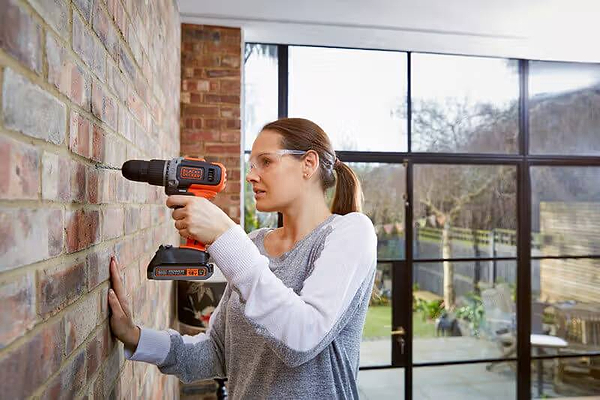 Фото - Дрель-шуруповерт Black&Decker BCD003C1