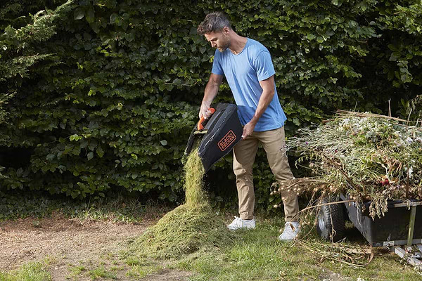 Фото - Газонокосилка аккумуляторная Black&Decker BCMW3336L1