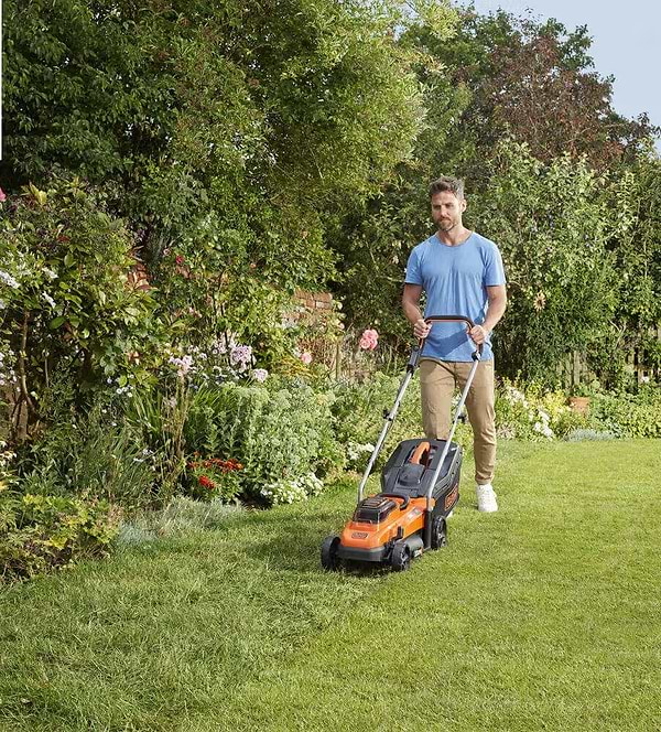 Фото - Газонокосилка аккумуляторная Black&Decker BCMW3336L1