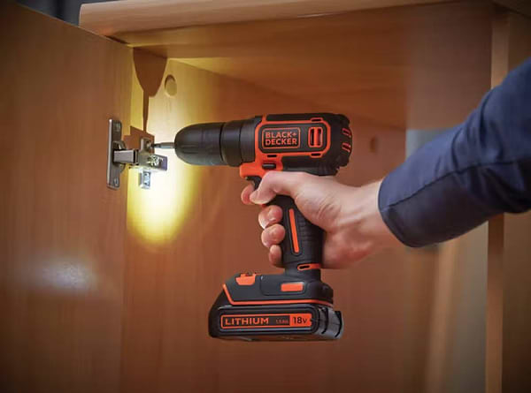 Фото - Дрель-шуруповерт Black&Decker BDCD18