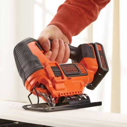 Фото - Электролобзик Black&Decker 18В Li-Ion (BDCJS18)