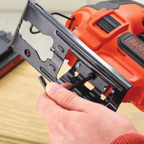 Фото - Электролобзик Black&Decker 18В Li-Ion (BDCJS18)