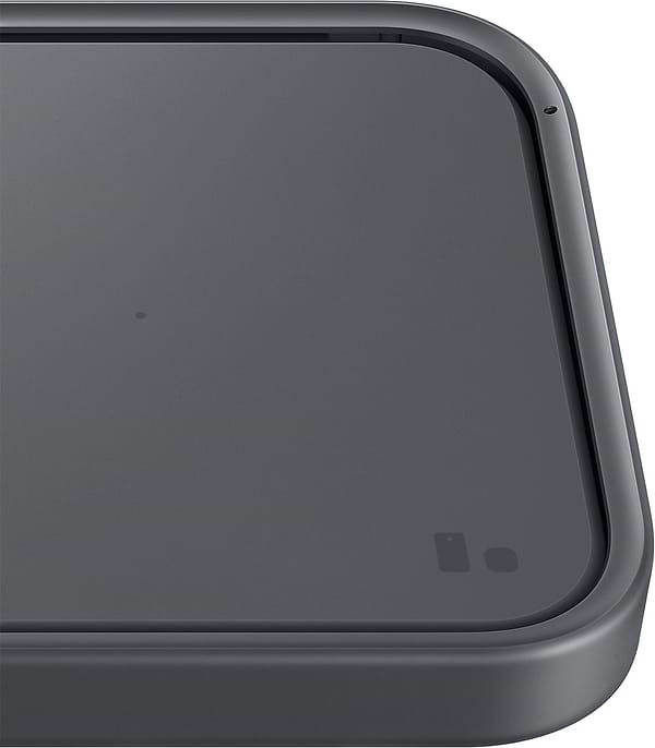 Фото - Беспроводное зарядное устройство Samsung 15W Wireless Charger Pad with TA (EP-P2400TBEGEU)