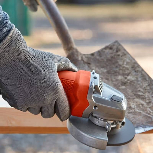 Фото - Болгарка Black&Decker BEG120