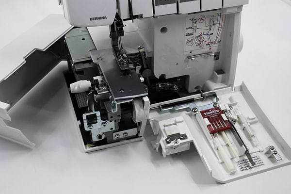 Фото - Оверлок Bernina Bernetta L 450