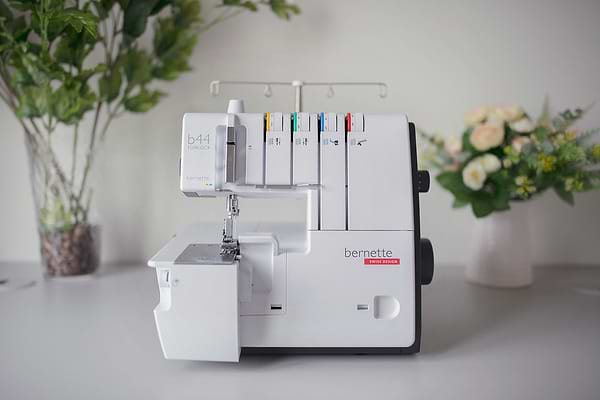 Фото - Оверлок Bernina Bernette FunLock B44
