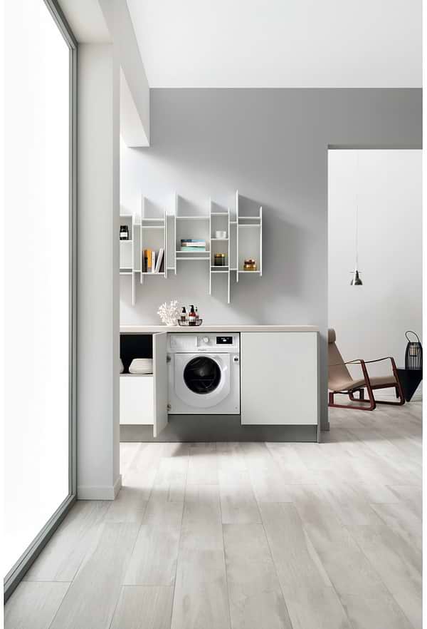 Фото - Стиральная машина встраиваемая Whirlpool BI WMWG 71484E EU