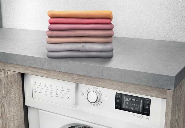 Фото - Стиральная машина встраиваемая Whirlpool BI WMWG 71484E EU