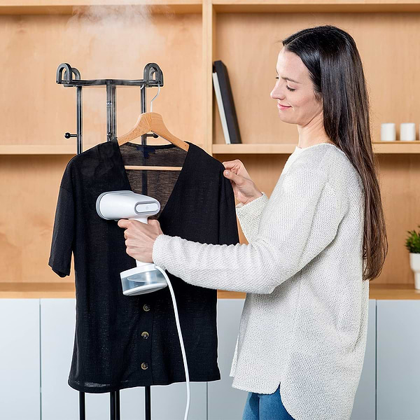 Фото - Вертикальный отпариватель ручной Black&Decker BXGS1600E