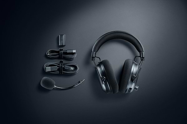 Фото - Гарнитура беспроводная игровая Razer Blackshark V3 PRO Wireless, Black (RZ04-05400100-R3M1)