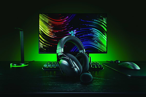 Фото - Гарнитура беспроводная игровая Razer Blackshark V3 PRO Wireless, Black (RZ04-05400100-R3M1)