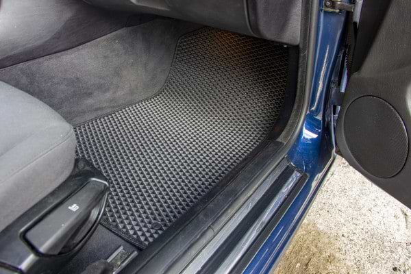 Фото - EVA килимки в салон авто EVAtech для 3 Series (E46) RWD Restyling (with armrest) BMW 2001-2006 4 покоління Sedan EUBM11465C5RBB