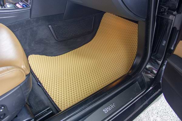 Фото - Коврики из экокожи в салон авто EVAtech ECO для 5 Series (E61) BMW 2003-2010 6 поколение Combi EU BM12472CB5BM4BBB