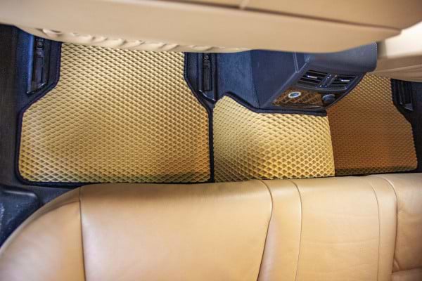 Фото - Коврики из экокожи в салон авто EVAtech ECO для 5 Series (E61) BMW 2003-2010 6 поколение Combi EU BM12472CB5BM4BBB