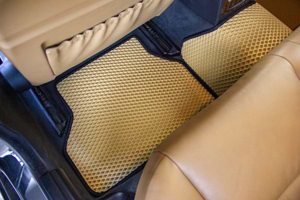 Фото - EVA коврики в салон авто EVAtech для 5 Series (E61) BMW 2003-2010 6 поколение Combi EUBM12472CB5BM4KBB