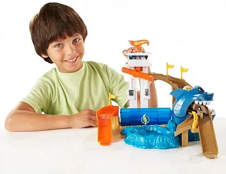 Фото - Трек Hot Wheels Полювання на акулу серії Зміни колір (BGK04)