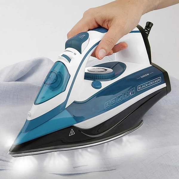 Фото - Утюг Black&Decker BXIR2402