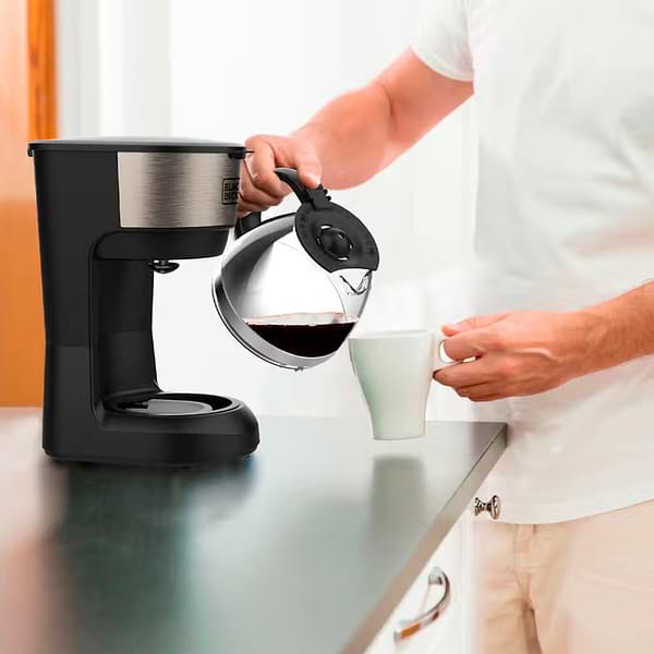 Фото - Кавоварка крапельна Black&Decker BXCO600E