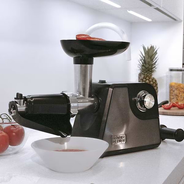 Фото - М'ясорубка Black&Decker BXMMA1000E